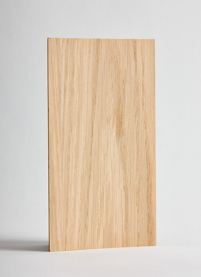 Plyco's raw American Oak Laminato veneer laminate on a white background